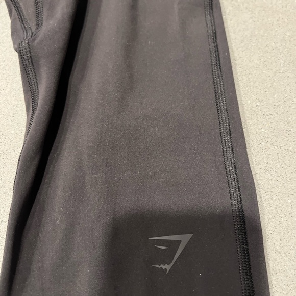 Gymshark fold over cropped pants - Picture 2 of 4